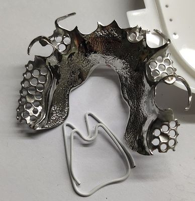 Marco parcial del metal de la dentadura del arco del Co de la aleación maxilar del Cr