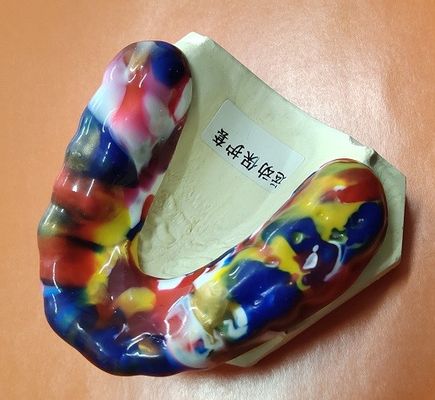 Mouthguards termoplásticos de acrílico para los boxeadores